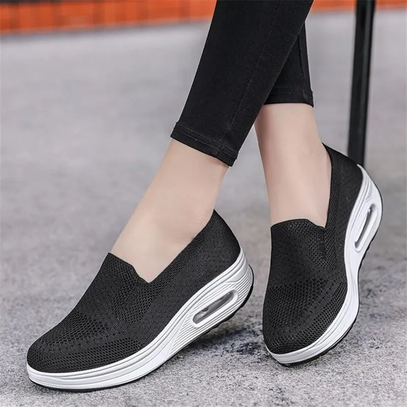 Slip On Sneakers: The Alma